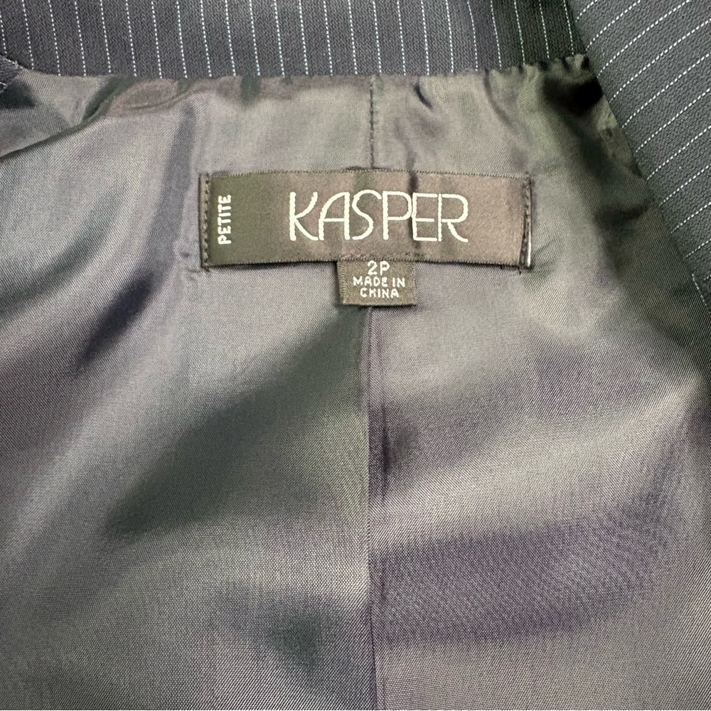 Kasper Dark Blue Pinstripe Blazer Sz 2P - Picture 3 of 15